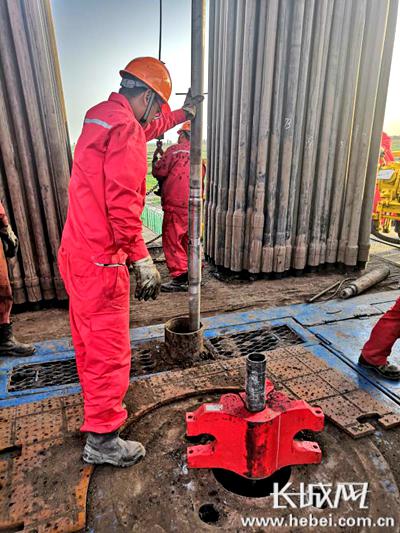 中石油渤装“渤海能克”摩擦焊式全钛合金新型钻杆通过工业化试验