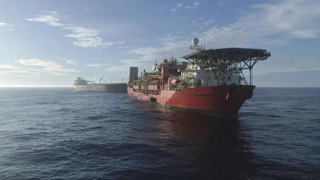 Maersk Drilling与Aker BP签订了价值约10亿美元的钻井平台续约协议